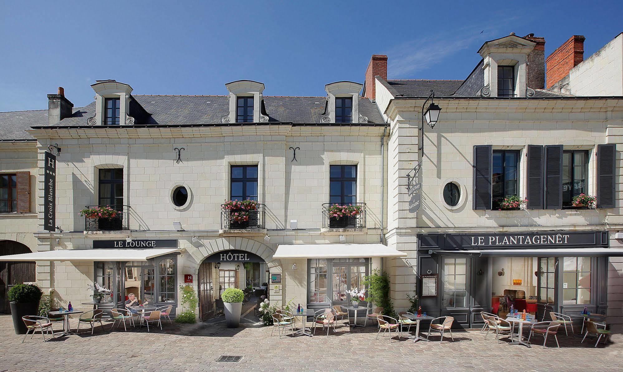 Hotel Logis La Croix Blanche 3*
